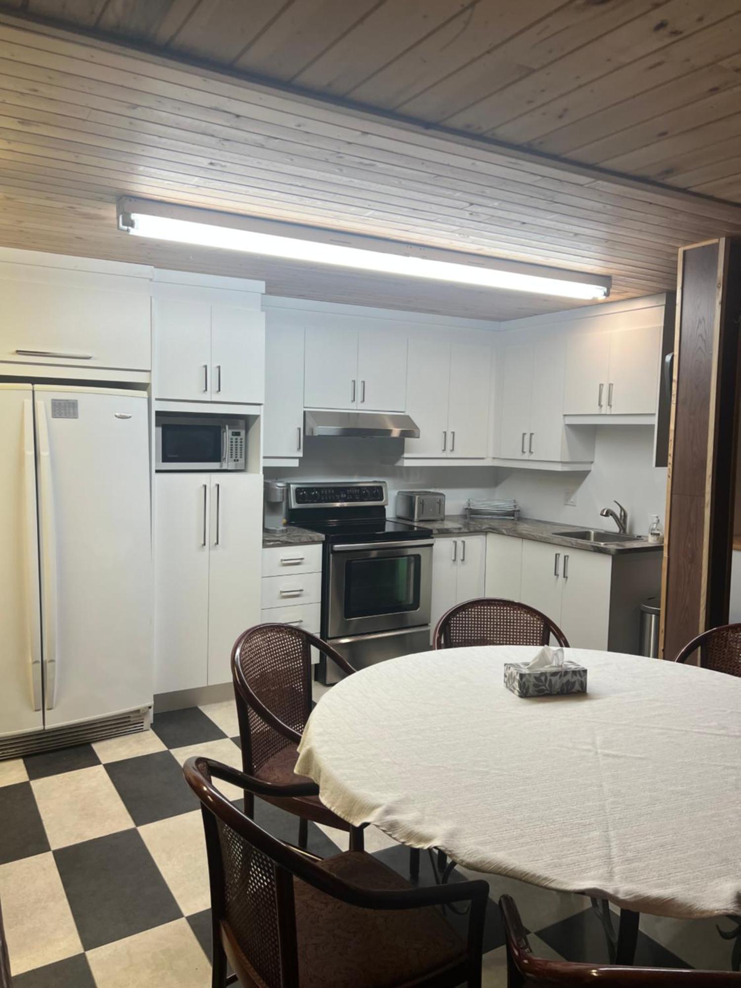 Hotel Auberge St-Felicien Saint-Félicien Buitenkant foto